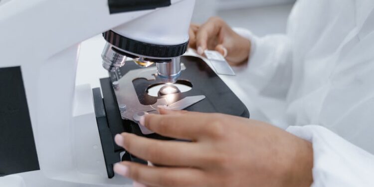 Revealing the Gold Standard: DNA Origami in Immunostaining